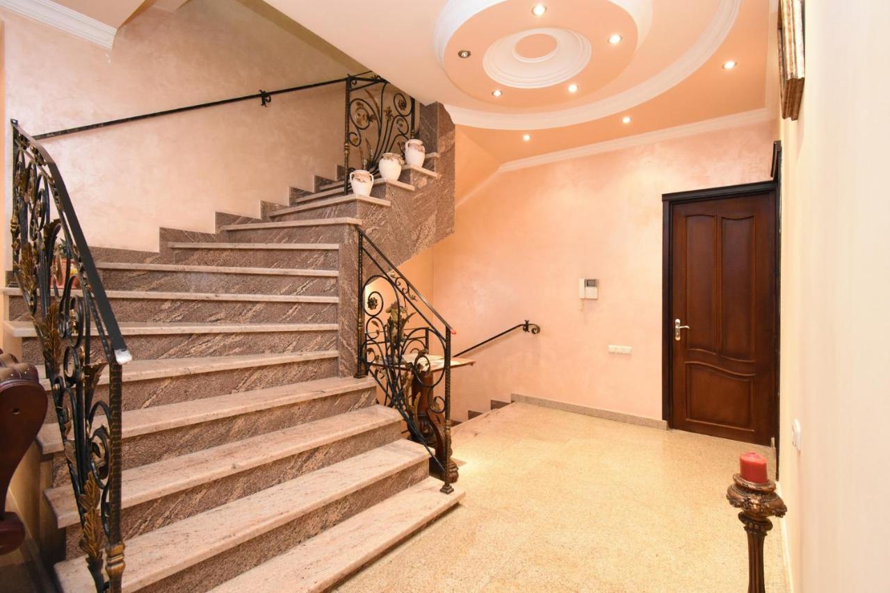 Guest House Yerevan Exterior photo