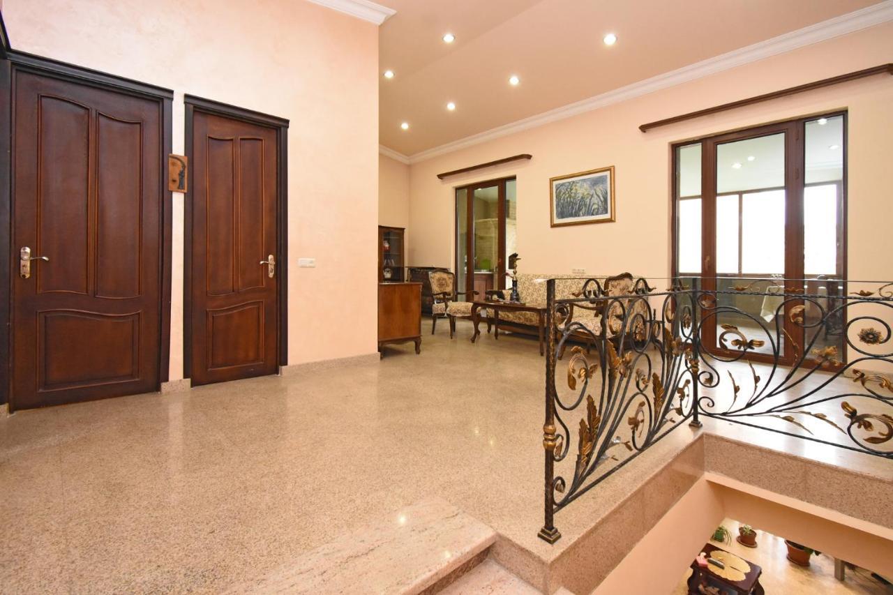 Guest House Yerevan Exterior photo